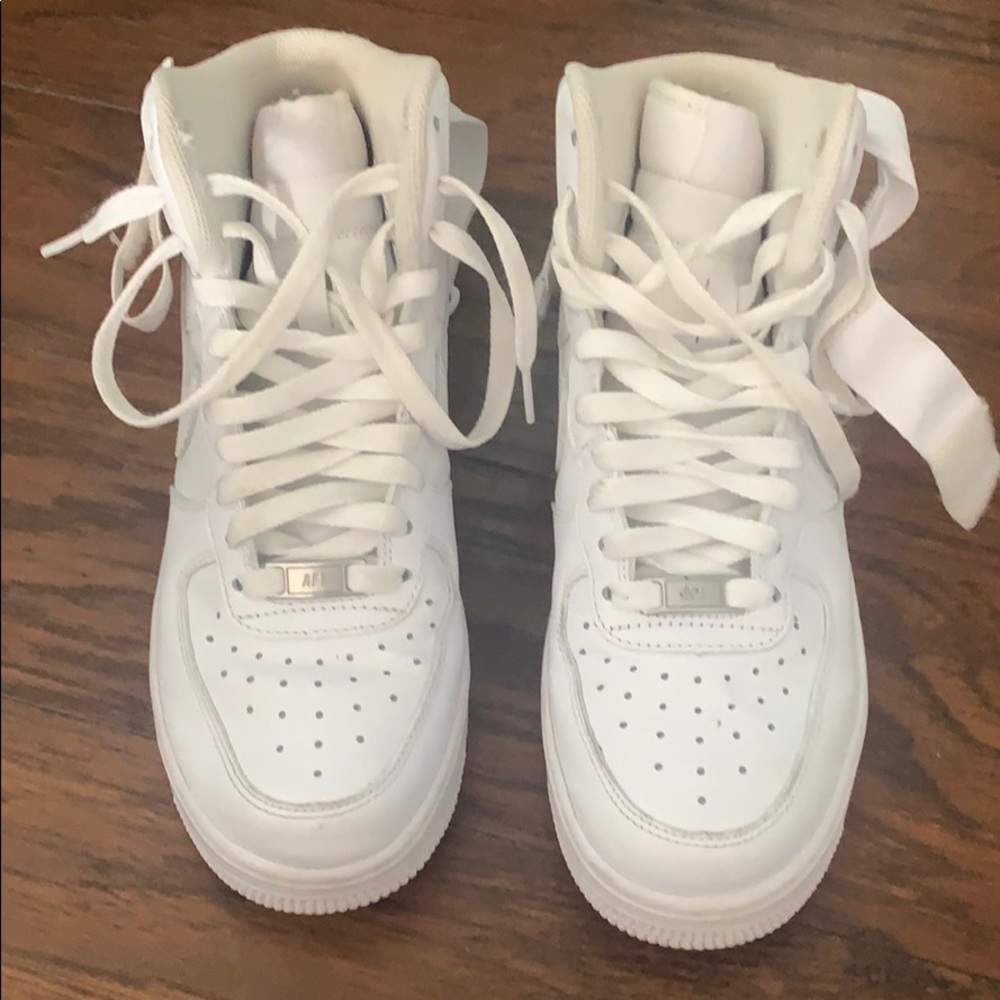 White high top Air Force 1